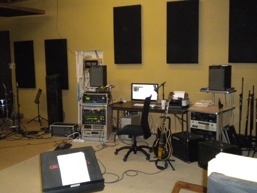 Studio Bohemia control with guitar